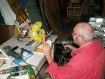 Mrtin Stiefel baut das erste wasserradbetriebene klppernde Gebiss