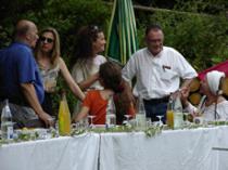 Vortragende im Gespräch mit Gästen