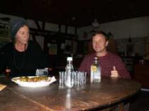 Misha verabschiedet sich und erklärt uns das russische Wodkaritual