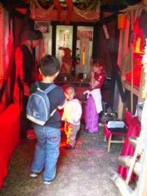 Interressant hier!!!!!!! In der Kirche..........