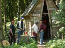 Udo und Conny mitBesuchern an der Church of Fear